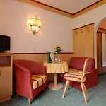 Ladestatthof Нойштифт-им-Штубайталь