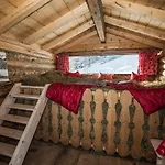 Ladestatthof Гостевой дом Нойштифт-им-Штубайталь