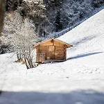 Ladestatthof Гостевой дом Нойштифт-им-Штубайталь