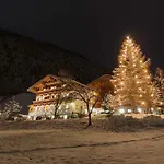 Ladestatthof Нойштифт-им-Штубайталь